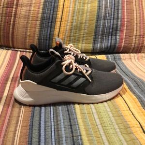 Adidas cloud foam comfort shoes